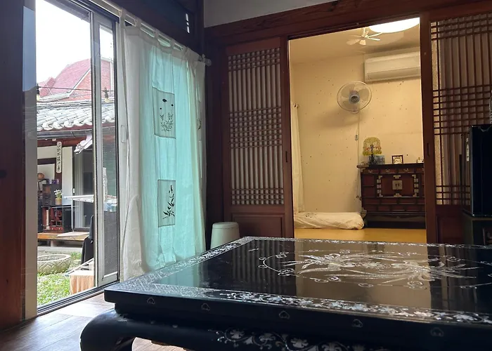 Eugene Hanok * Seoul